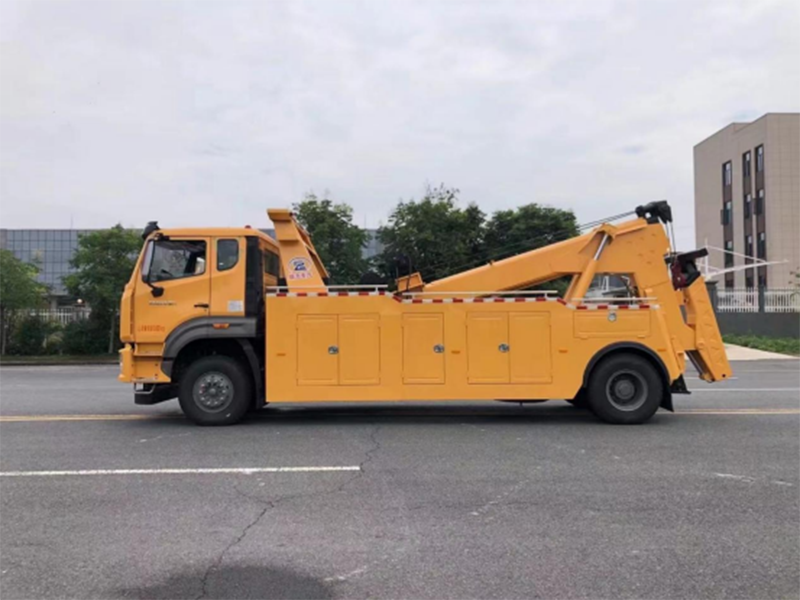 國(guó)六重汽豪瀚拖吊聯(lián)體黃牌清障車(chē)